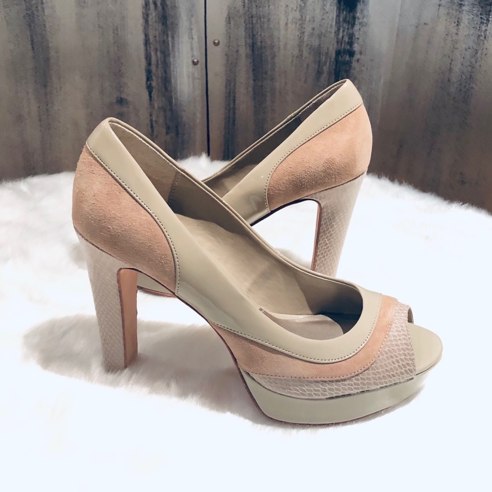 WHBM Nude Patent Leather Platform Heels Sz 8M B1